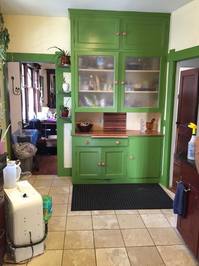 Foto del edificio - LONG REALTY AND PROPERTY MANAGEMENT- 3 BED...