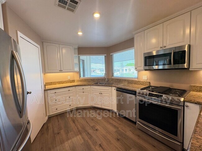 Foto del edificio - 38251 Desert Greens Dr E