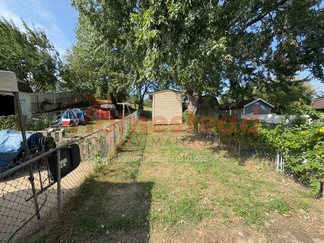 Foto del edificio - 4324 Ridge Rd