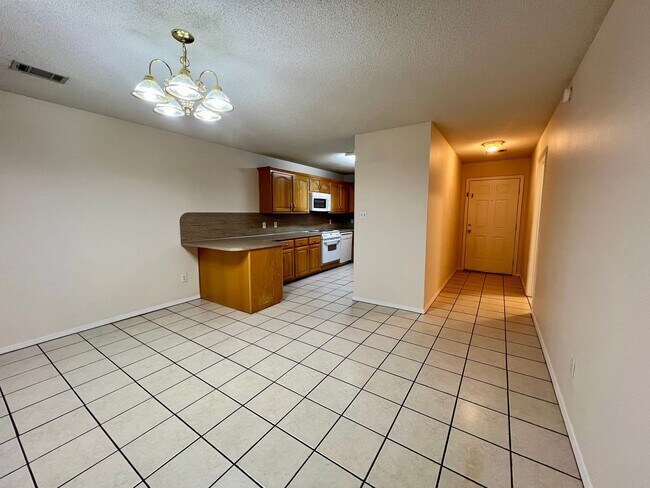 Foto del edificio - Cute 2 bed/2bath Duplex in Barling - Avail...