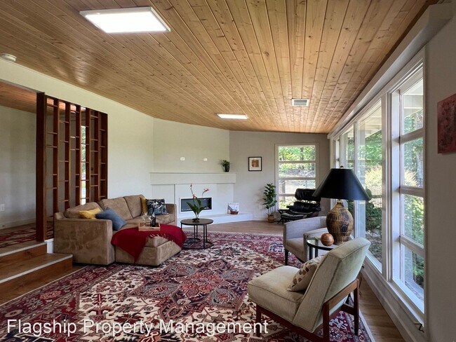 Building Photo - 2 br, 3 bath House - 104 Maruca Drive