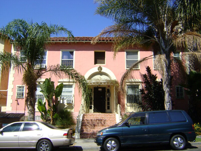 Primary Photo - 111 S Manhattan Pl