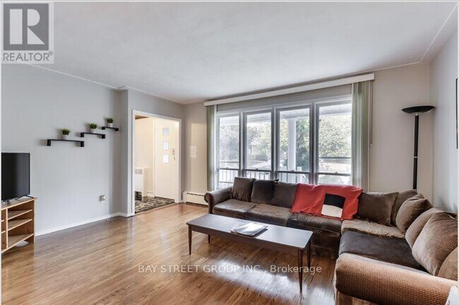 Photo du bâtiment - MAIN - MAIN 30 IVORDALE CRESCENT