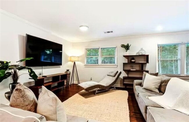 Foto del edificio - 4050 Washington Rd