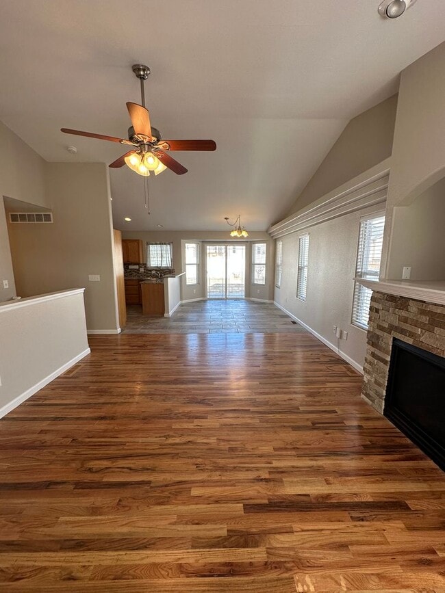 Building Photo - 3 BEDROOM, 2 BATHROOM, SINGLE FAMILY SADDL...