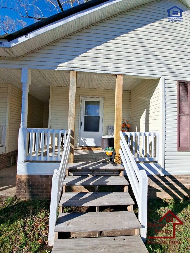 Foto del edificio - 80 Bybee Woods Dr
