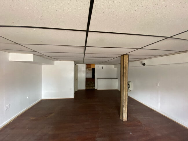 Building Photo - 1100 N George St