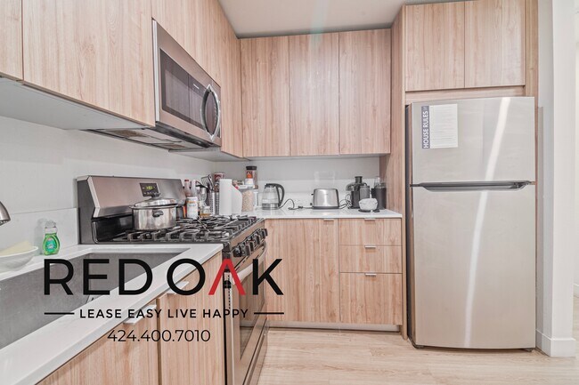 Building Photo - 7810 Topanga Canyon Blvd