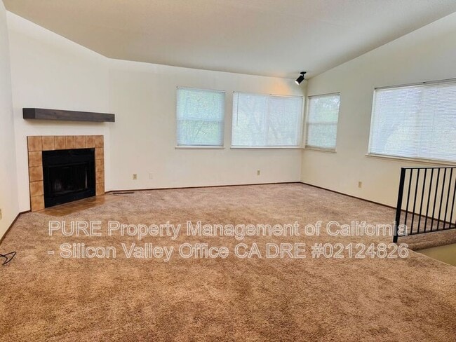Building Photo - 803 Brommer St