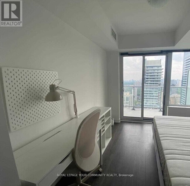 Photo du bâtiment - 195 Redpath Ave