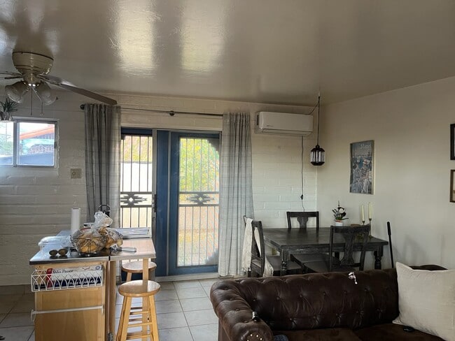 Building Photo - 1703 E 13th St