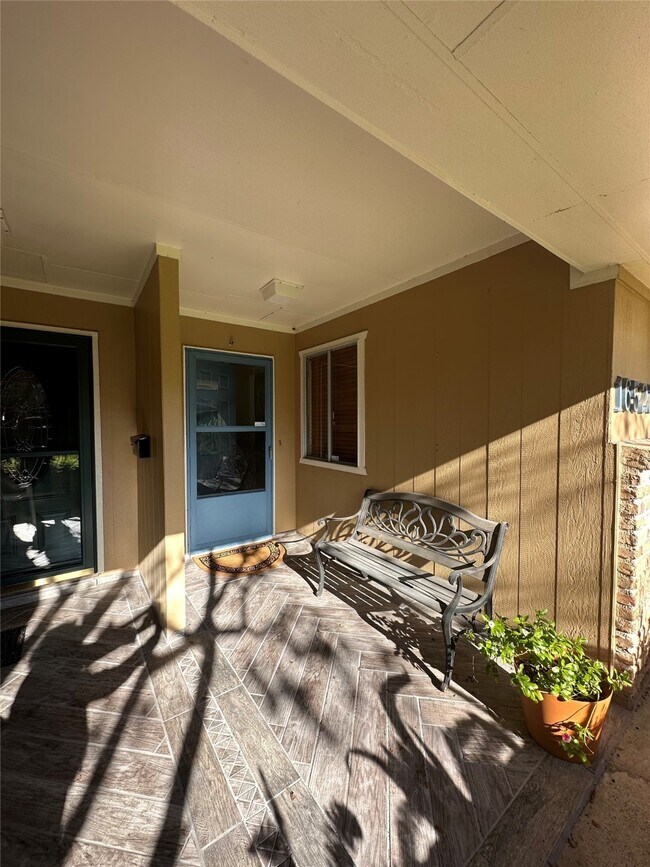 Building Photo - 16522 Diana Ln