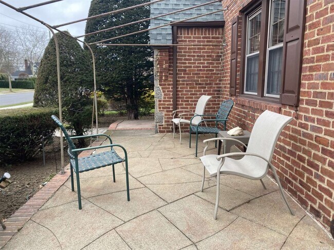 Foto del edificio - 47 Marshall Ave