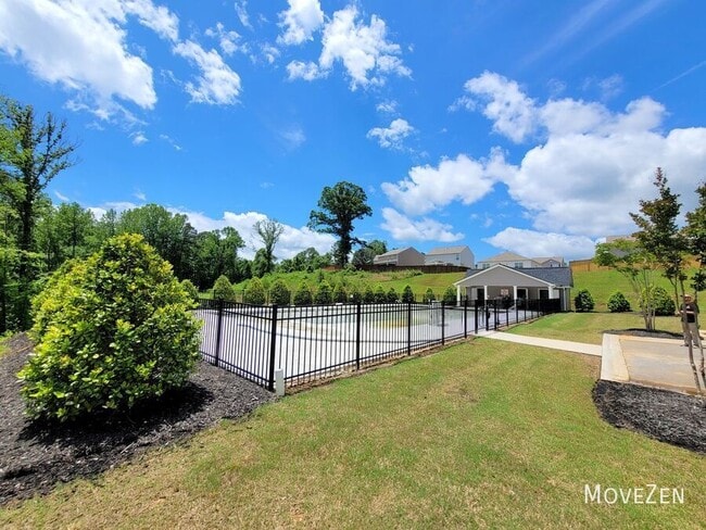 Foto del edificio - 216 Elderberry Ln