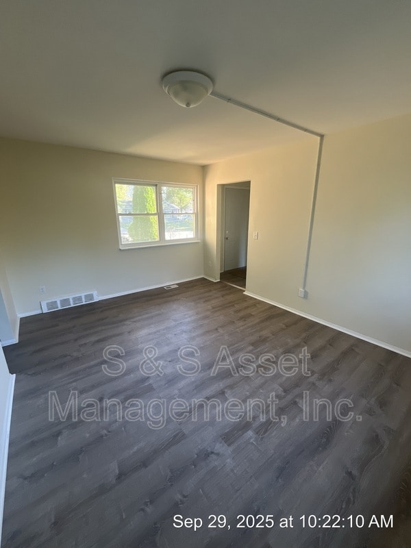 Foto del edificio - 3625 Coachlight Common St
