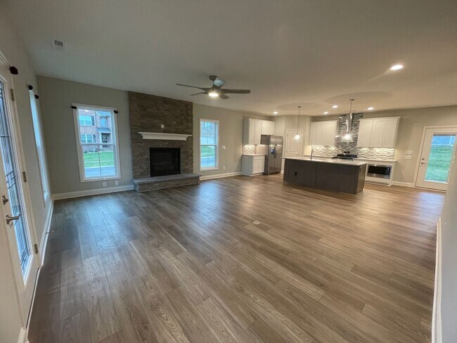 Building Photo - Gorgeous Custom New Build Home!