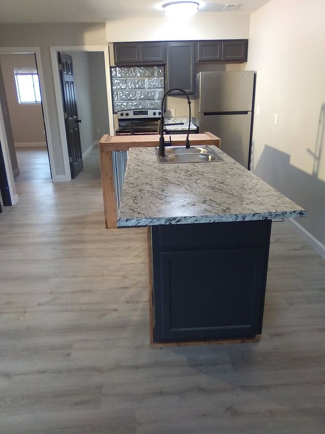 Primary Photo - 2 Bedroom , 1 Bathroom Apartment!