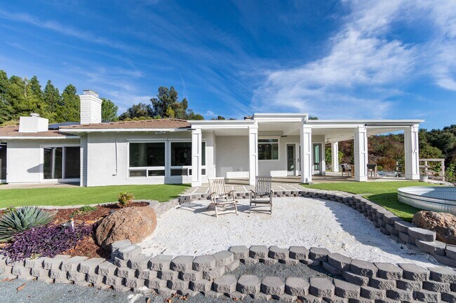 Building Photo - 44230 De Luz Rd