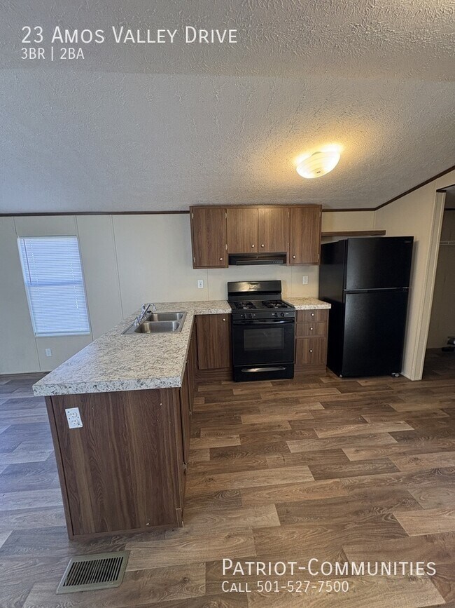 Foto del edificio - 23 Amos Valley Dr