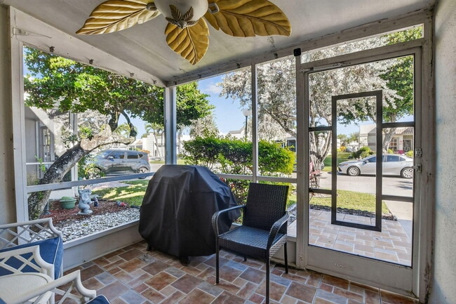 Building Photo - 18731 Stewart Cir