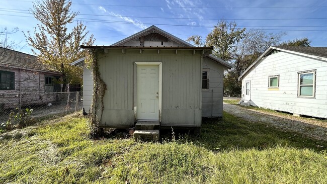 Building Photo - 3628 Wenonah St