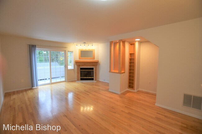 Building Photo - 2 br, 2.5 bath House - 601 12th Ave NW F-2