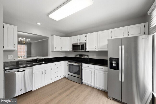 Foto del edificio - 299 S Pickett St