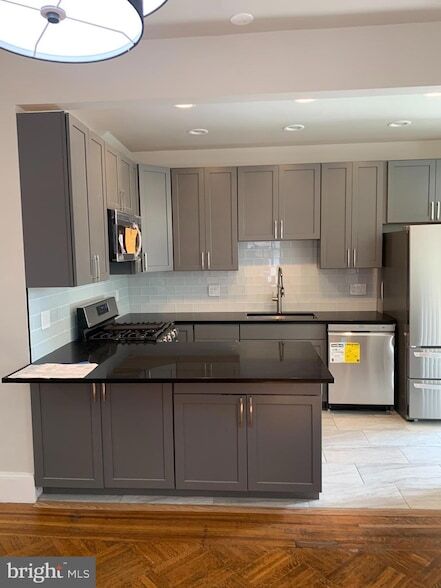 Foto del edificio - 1708 Kilbourne Pl NW