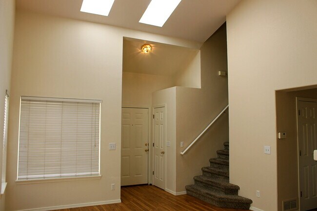 Foto del edificio - 1912 Jamison Dr