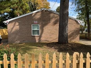 Building Photo - 920 Hayes St