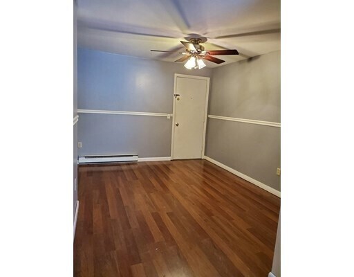 Foto del edificio - 5 Turnpike Rd