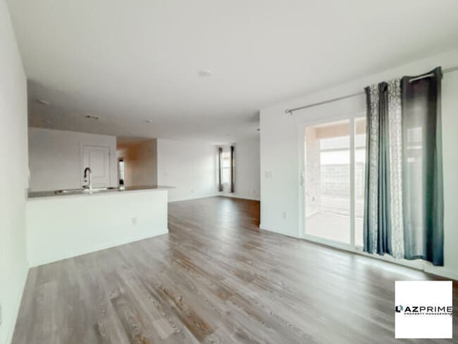 Foto del edificio - Modern 3/2 Arizona City Home - Spacious La...
