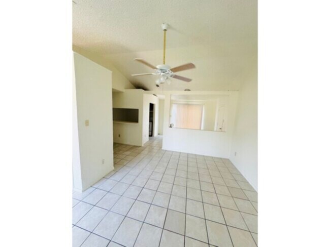 Foto del edificio - ***2 BEDROOM IN DALLAS***