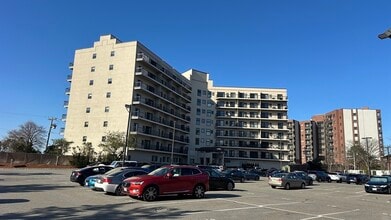 Building Photo - 133 Commander Shea Blvd