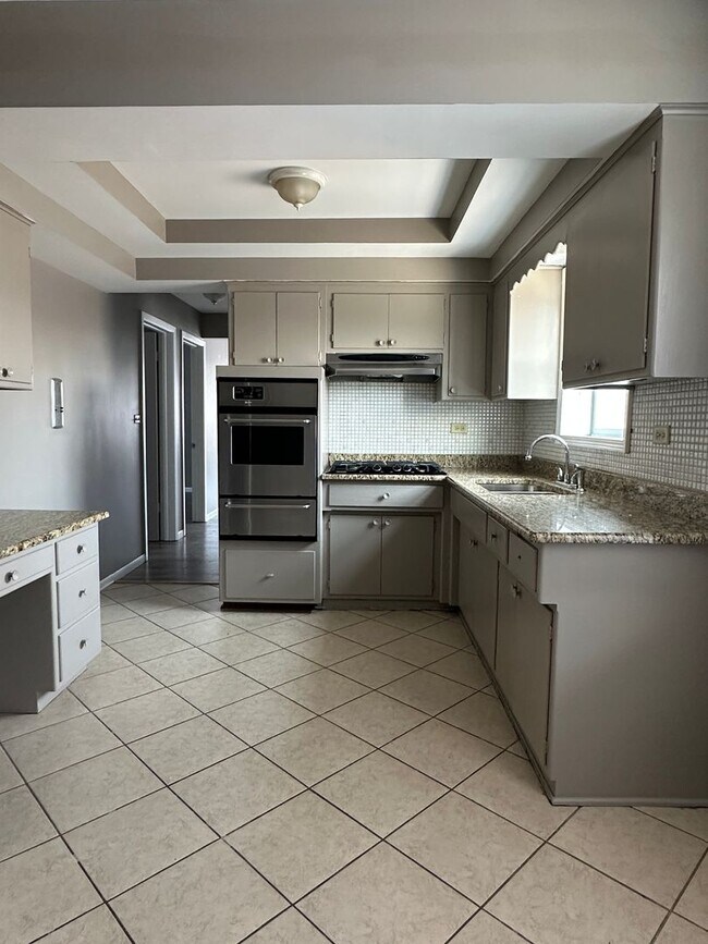 Foto del edificio - 6011 W Gunnison St