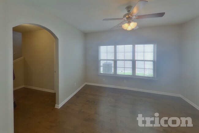 Foto del edificio - 2151 Cason Ln