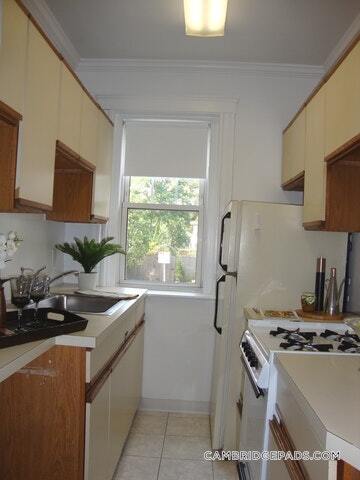 Primary Photo - 21 Wendell St