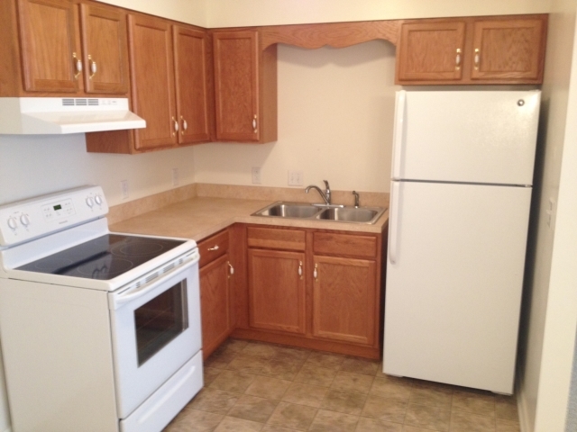 Building Photo - 136 N Place Ln