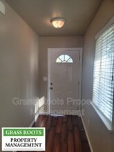 Building Photo - 305 N School St