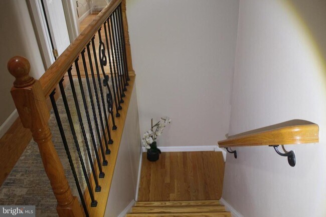 Foto del edificio - 219 Meadow Dr