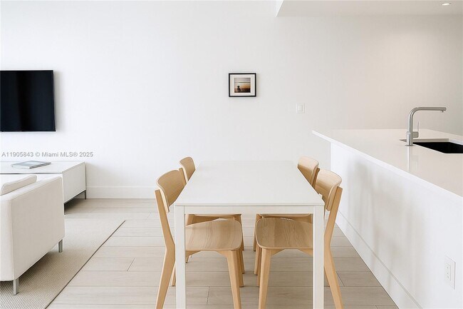 Foto del edificio - 1100 S Miami Ave