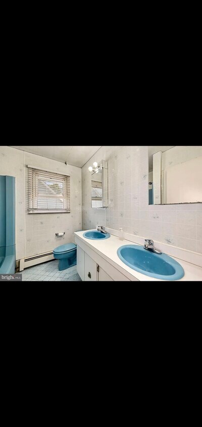 Bathroom - 5436 Baker Ave