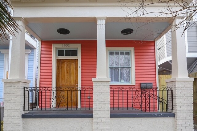 Building Photo - 1832 Baronne St