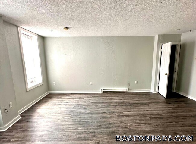 Building Photo - 76 Franklin St