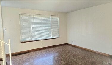 Building Photo - 26 Alcona Ave