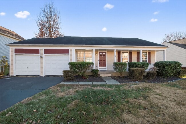 Photo - 14 Braxton Dr House