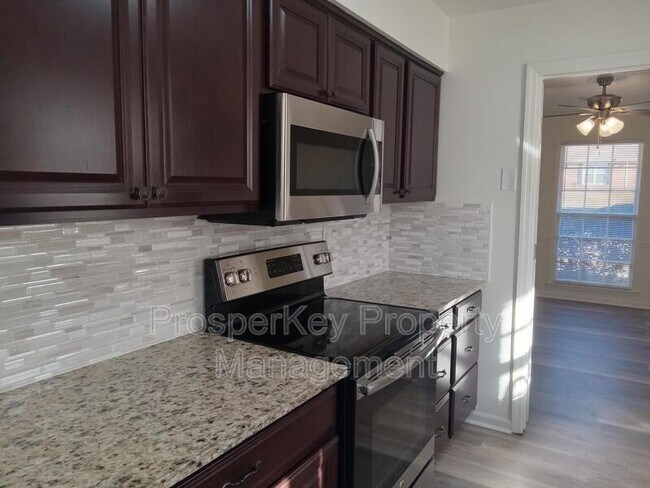 Foto del edificio - 137 Sycamore Ct