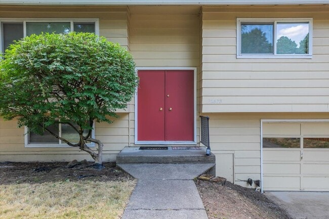 Building Photo - Charming 3 bedroom 3 bathroom house in Tigard!
