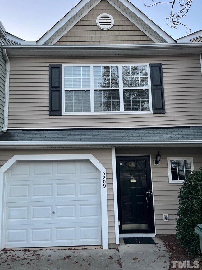 Building Photo - 5209 Malik Dr