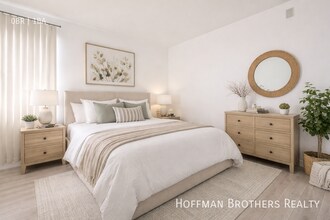 Building Photo - 905 Fedora St